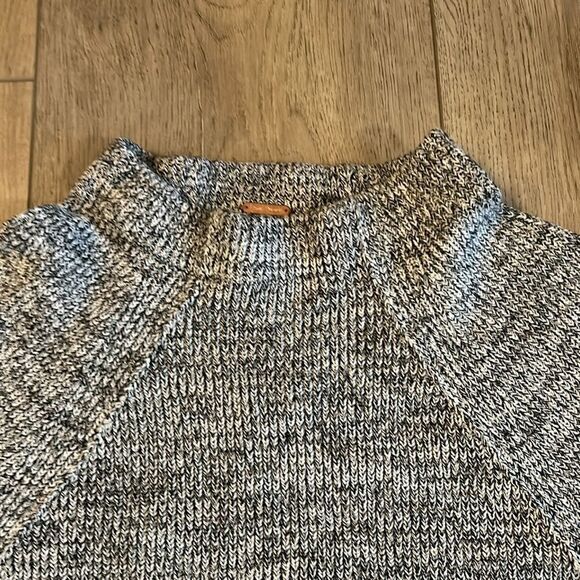 LIKE NEW FREE PEOPLE THICK KNIT CROPPED MOCK NECK SWEATER GRAY SIZE MEDIUM - Picture 4 of 5
